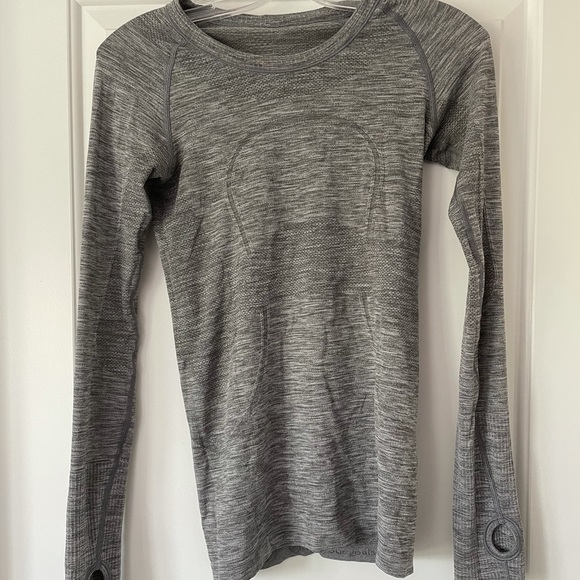 Lululemon Long Sleeve - Picture 1 of 1